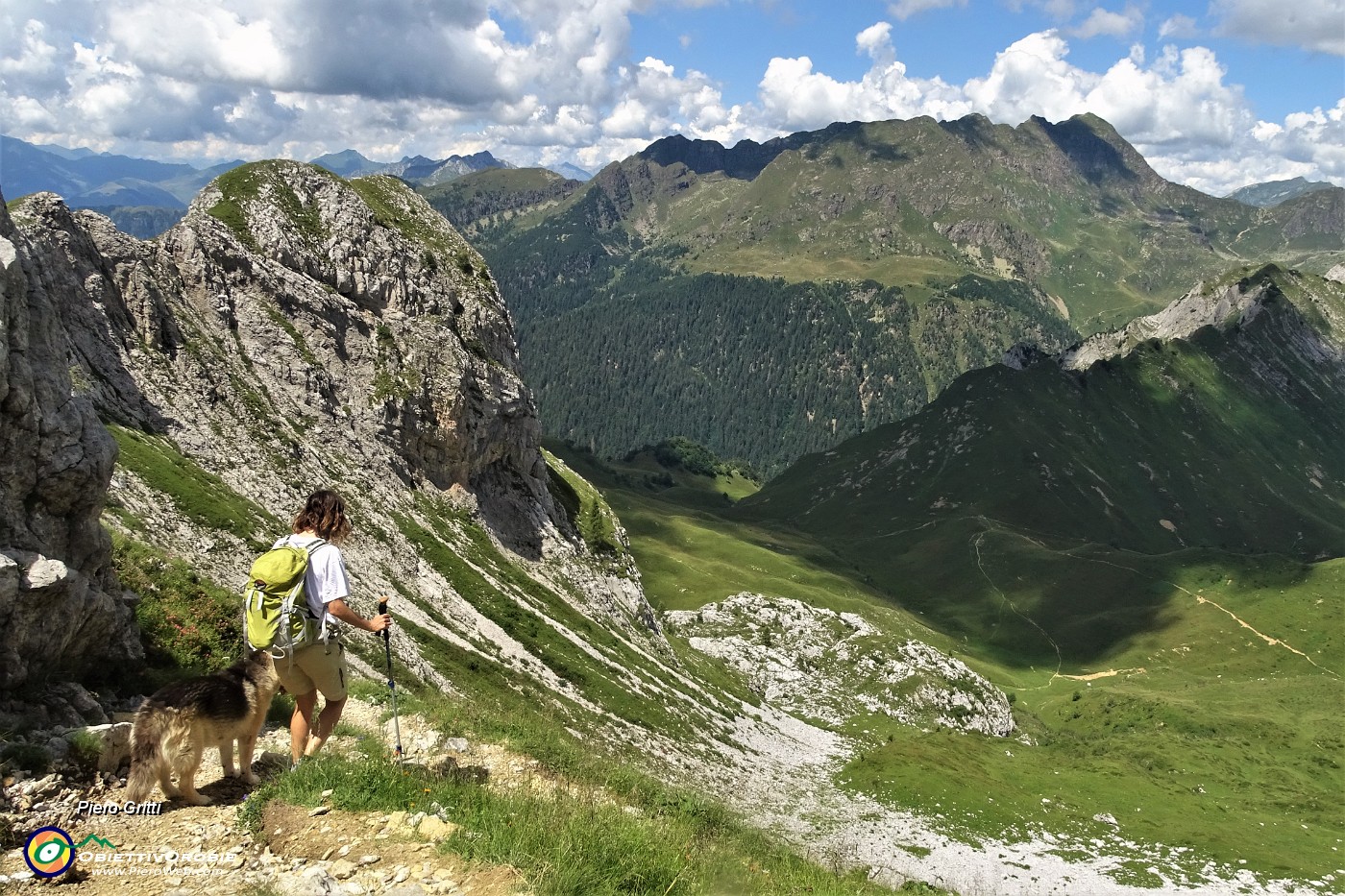 73 Dalla Bocchetta di Corna Piana discesa su ghiaioni al Passo Branchino.JPG